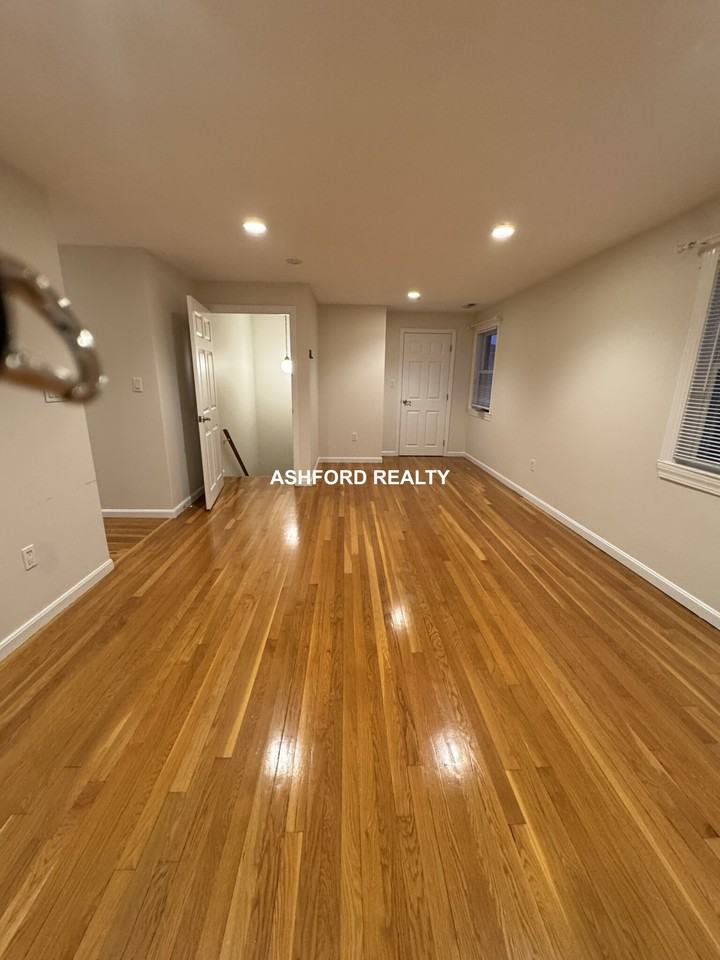 Edenfield Avenue #2 - Photo 6 of 9