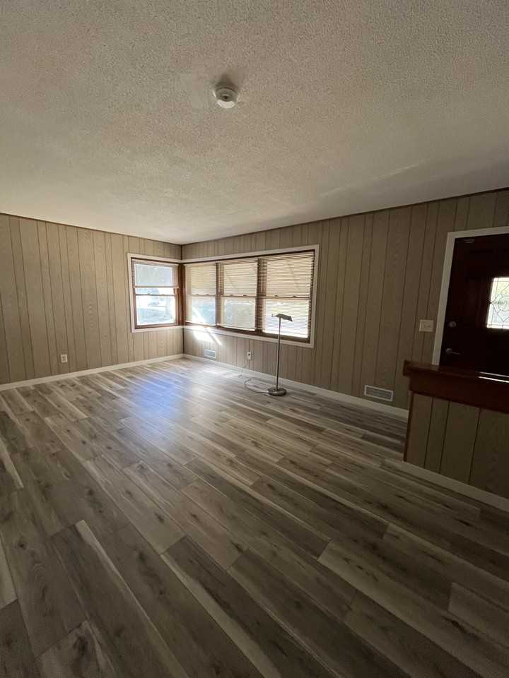 10441 York Ave S #NA - Photo 6 of 24