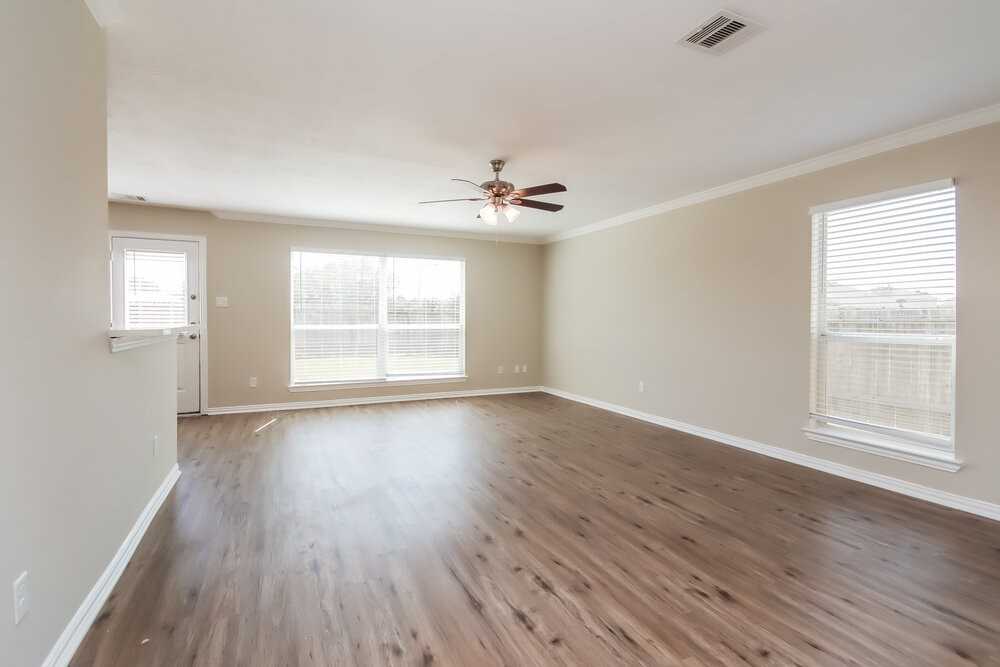 2702 Shearwater Bend Dr - Photo 5 of 17