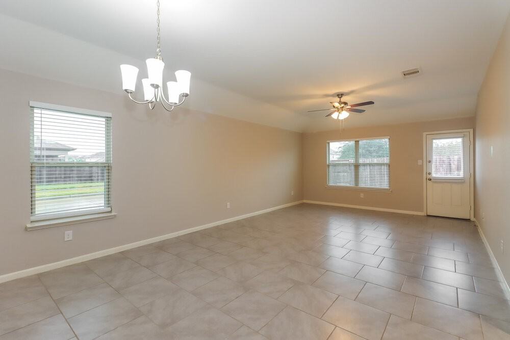 1958 Bravos Manor Ln - Photo 5 of 16