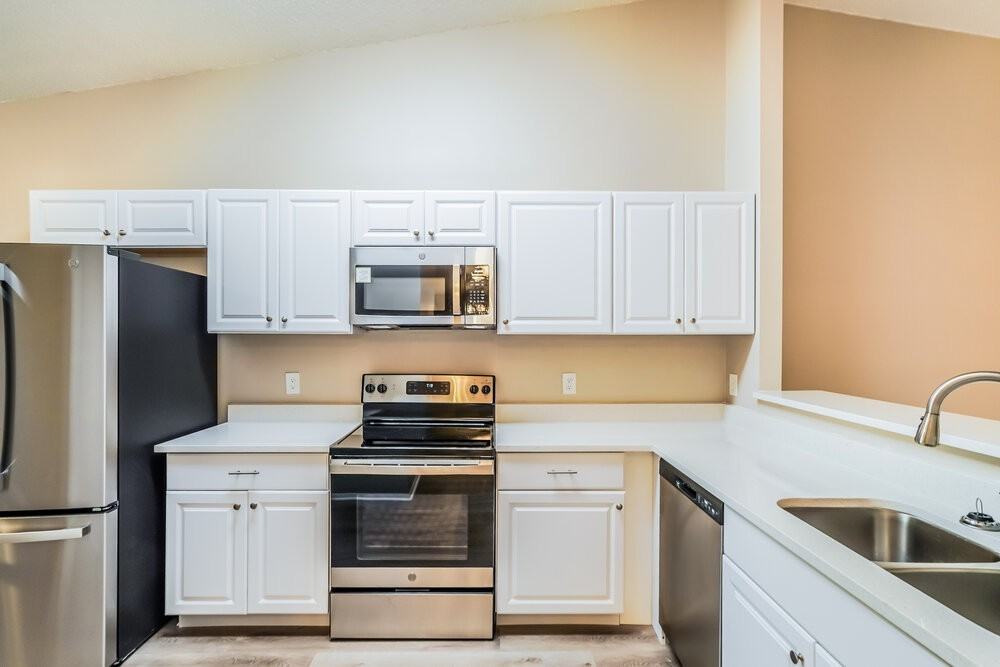 1021 Wainright Dr - Photo 6 of 16