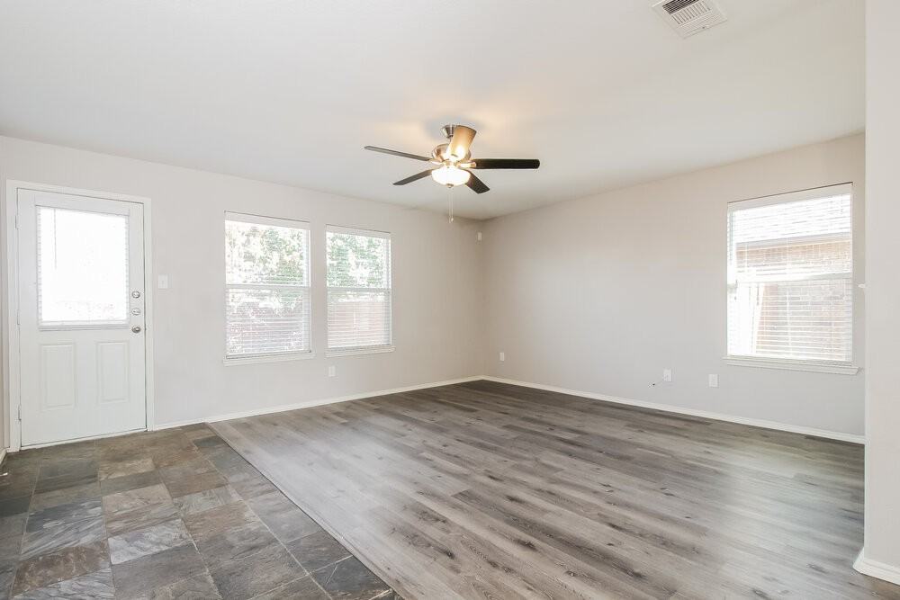 2437 Clairborne Dr - Photo 3 of 16