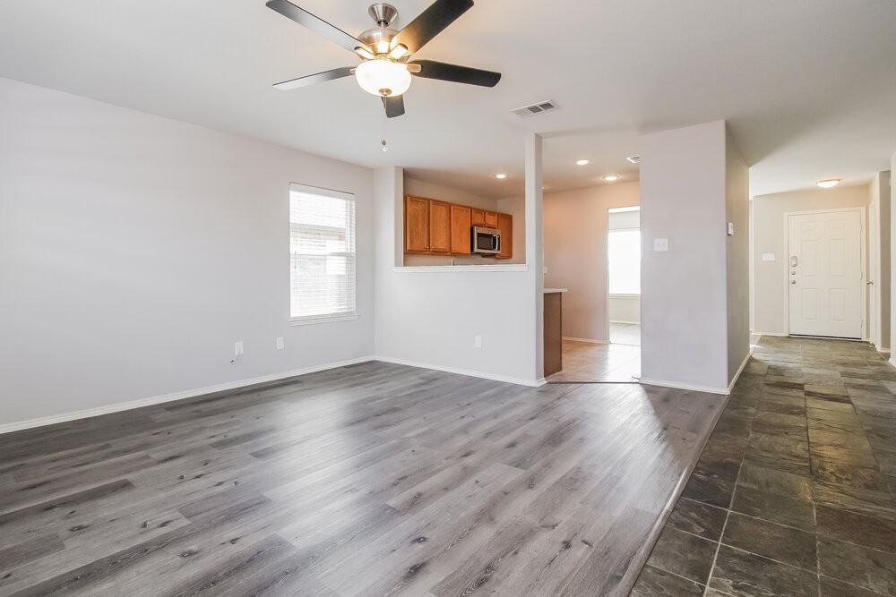 2437 Clairborne Dr - Photo 5 of 16