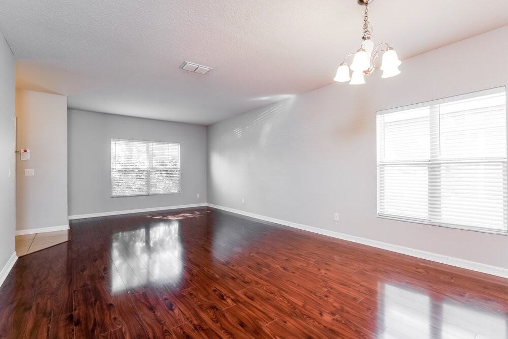 7211 Wakeview Dr - Photo 4 of 16