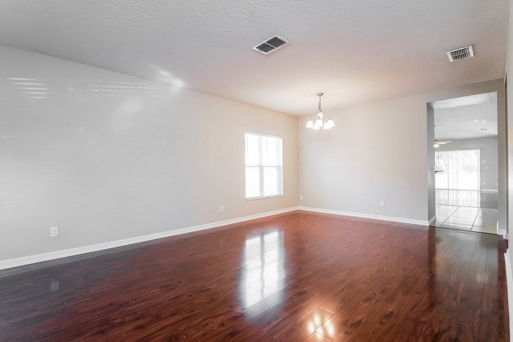 7211 Wakeview Dr - Photo 5 of 16