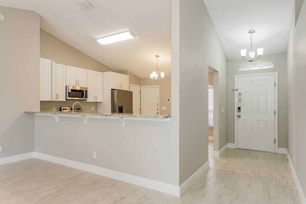 308 Erie Ct - Photo 4 of 16