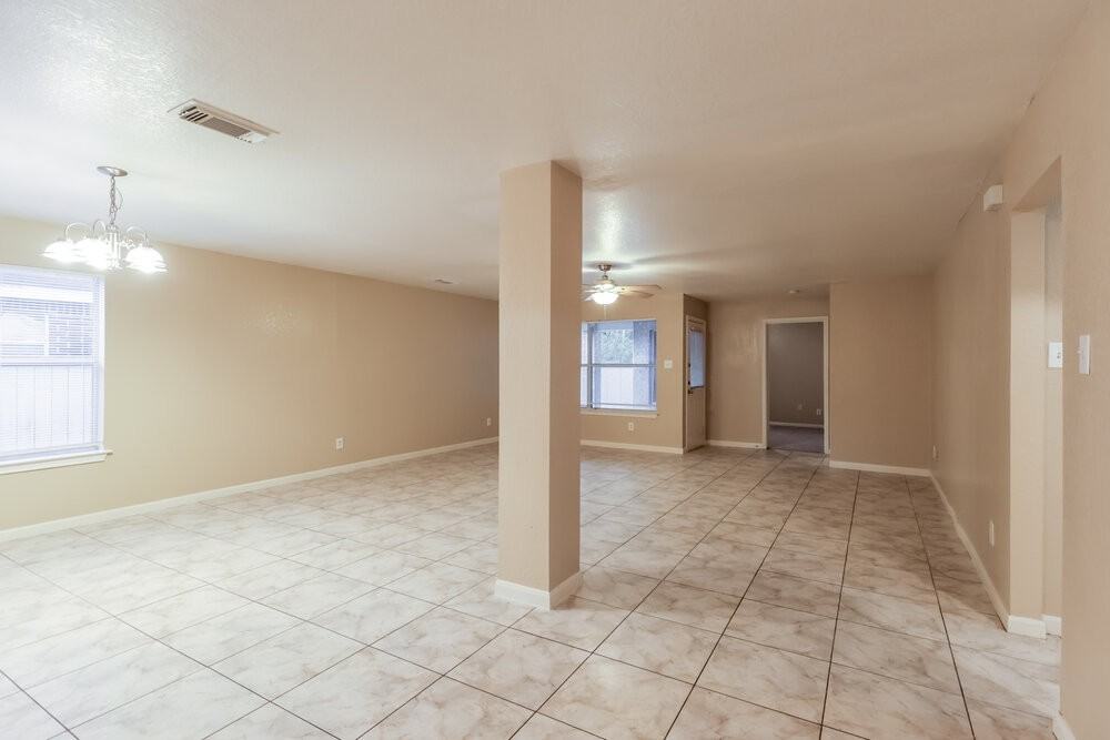 15515 Waverly Dr - Photo 6 of 16