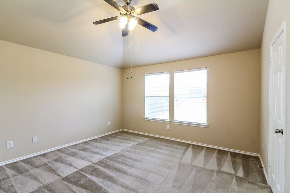 822 Sycamore St - Photo 6 of 16