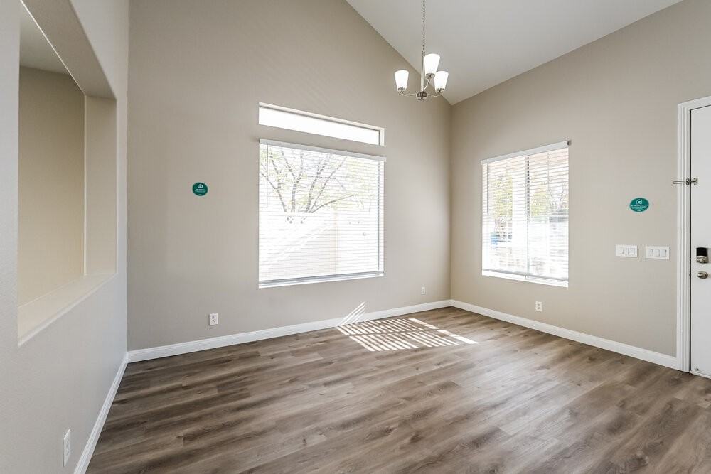 6246 Arbor Valley Ave - Photo 4 of 17