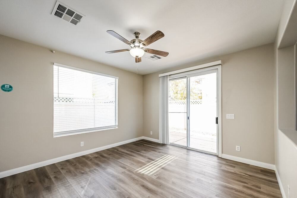 6246 Arbor Valley Ave - Photo 7 of 17