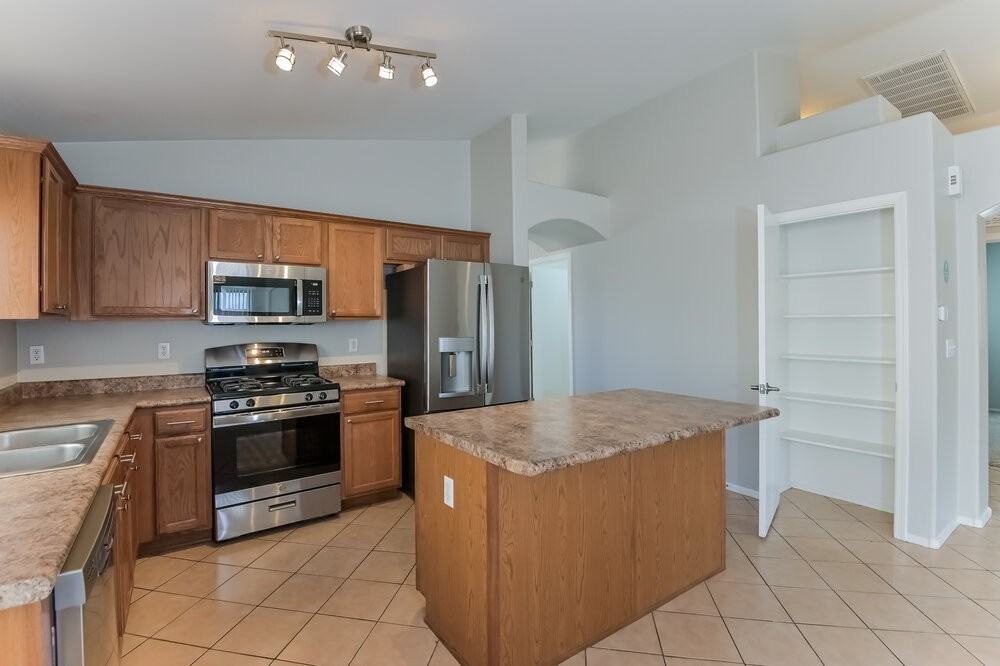 6737 West Greenland Court - Photo 7 of 16