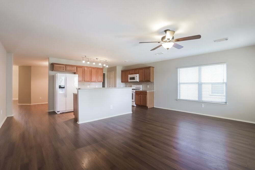 12114 English Brook Cir - Photo 3 of 16