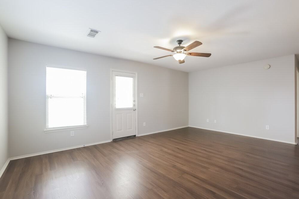 12114 English Brook Cir - Photo 4 of 16