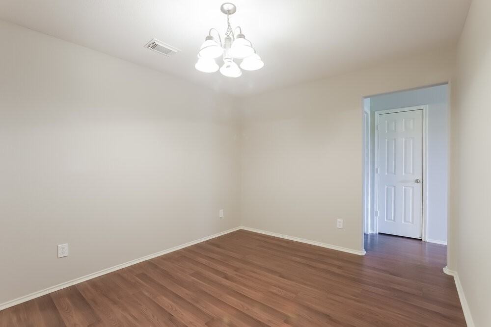 12114 English Brook Cir - Photo 5 of 16