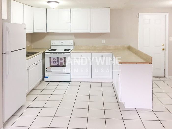 10112 N Lantana Ave - Photo 5 of 14