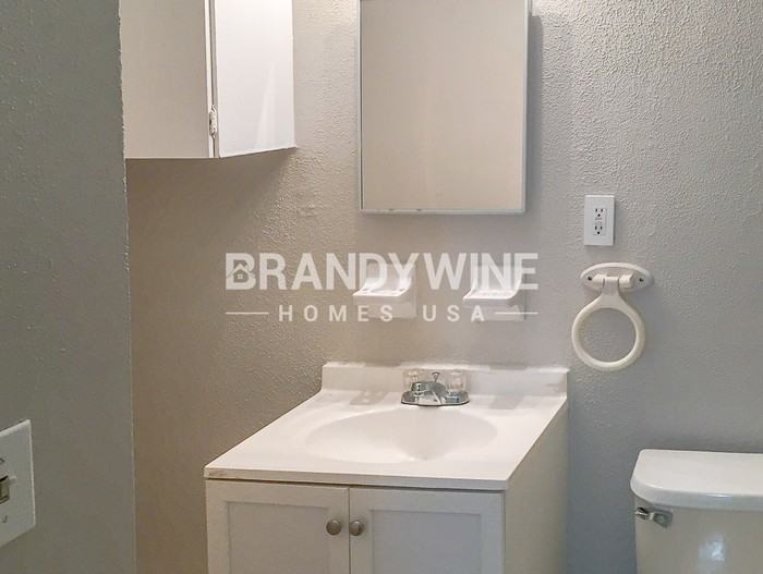 10112 N Lantana Ave - Photo 7 of 13