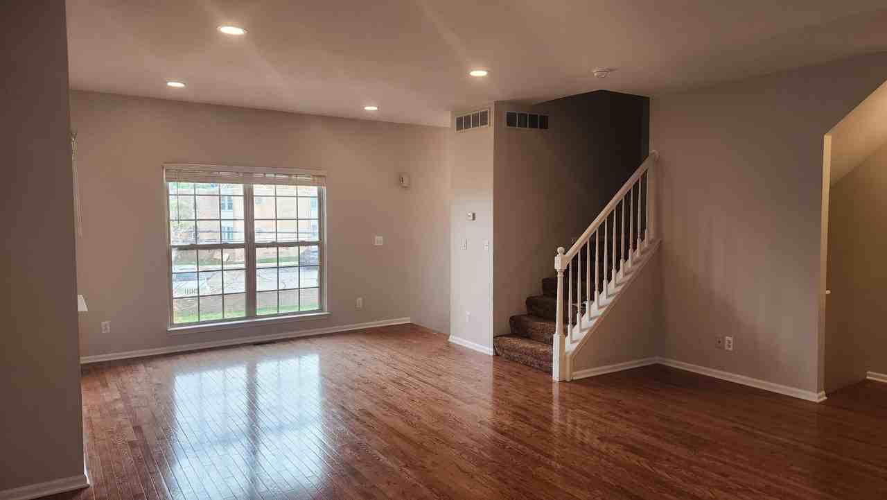 1574 Kessler Ave - Photo 3 of 28