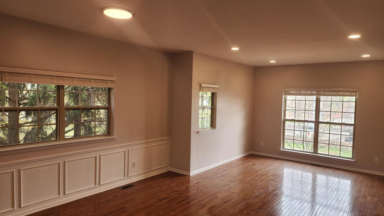 1574 Kessler Ave - Photo 4 of 28