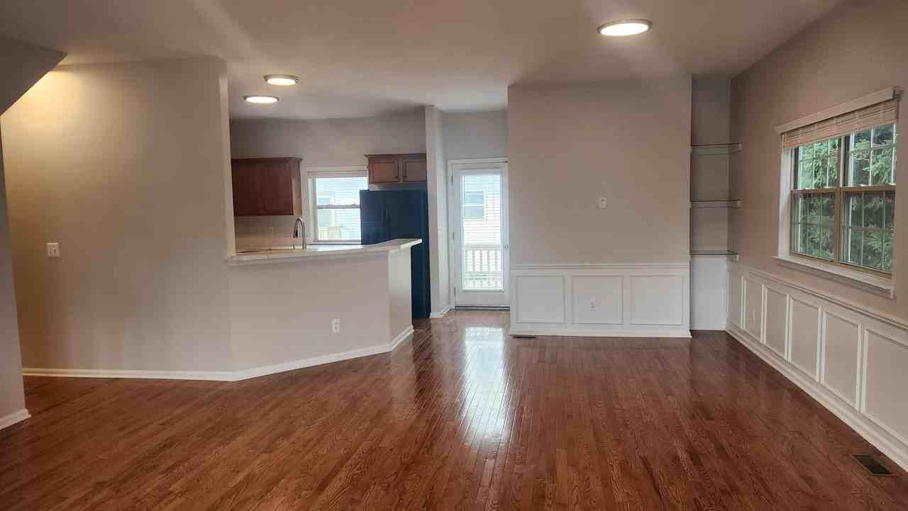 1574 Kessler Ave - Photo 5 of 28