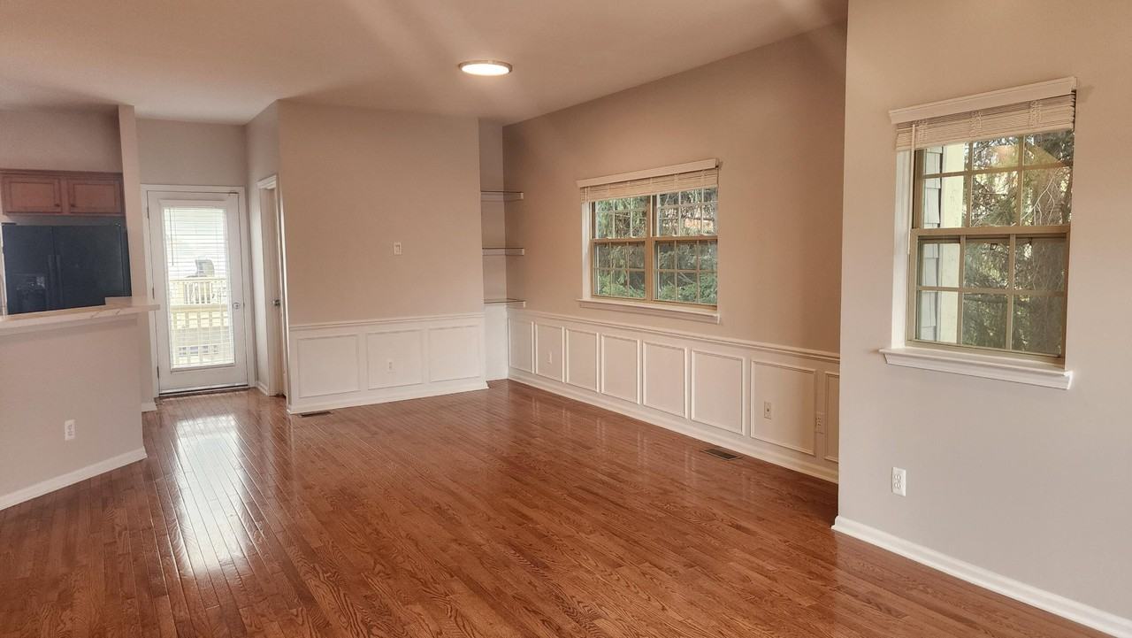 1574 Kessler Ave - Photo 6 of 28