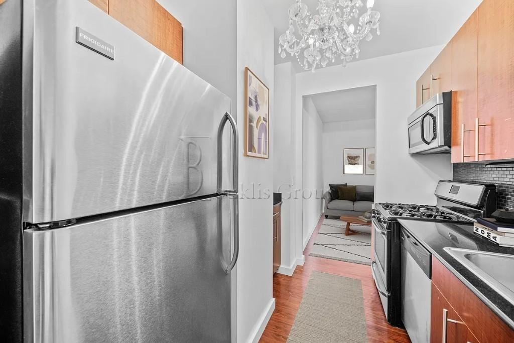 90 John St #1204 - Photo 4 of 8