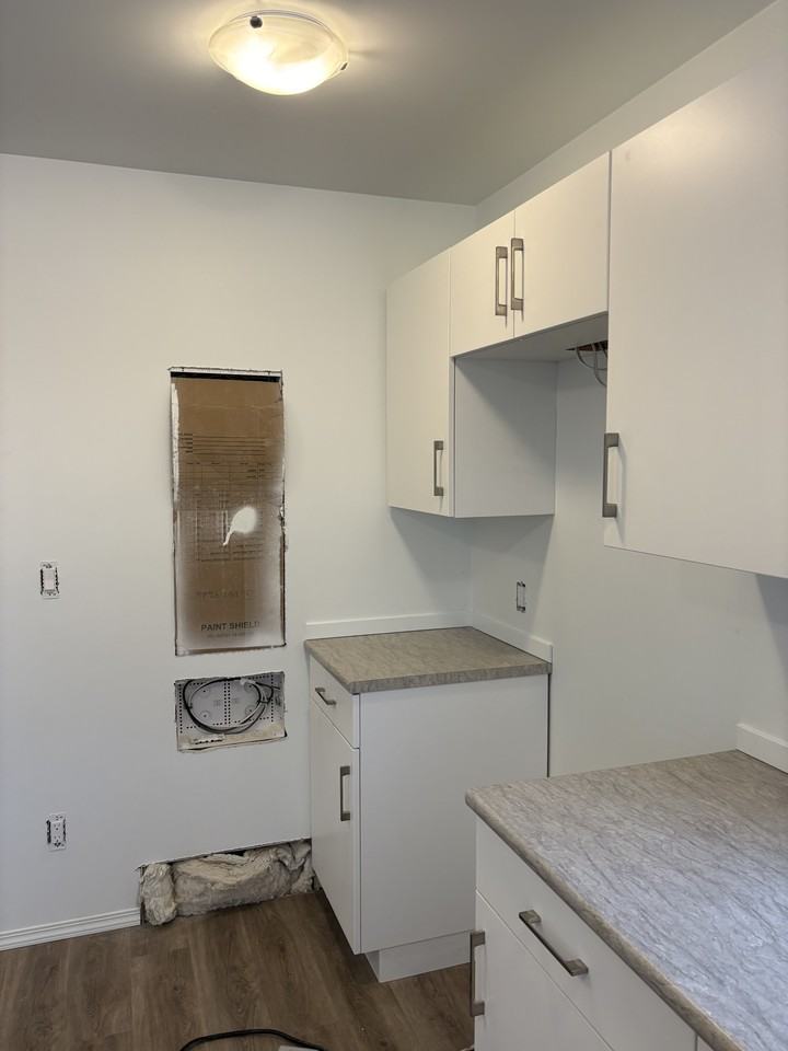 11811 47 St Nw Bsmt #11811G3BS - Photo 5 of 46