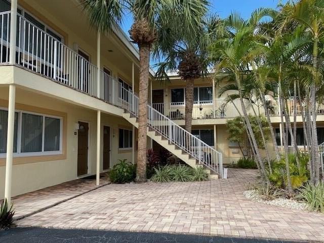 1649 Se 4th St #B1 - Photo 3 of 19