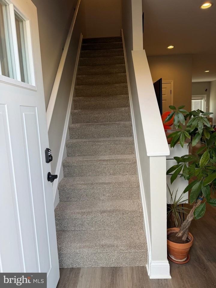 612 ZEPHYR Drive - Photo 2 of 30