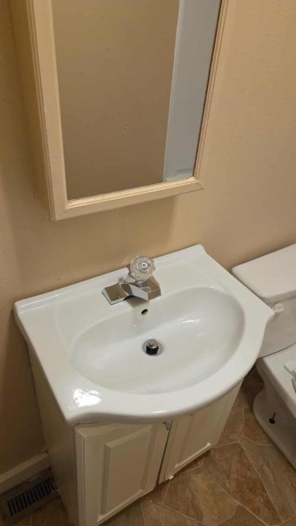 600 Chapple Avenue - Photo 7 of 11