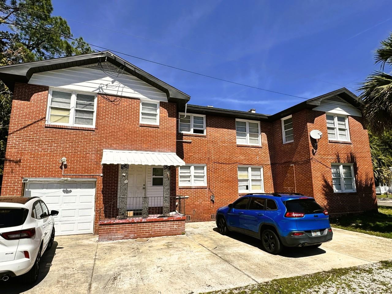 852 Saint Clair Street #1