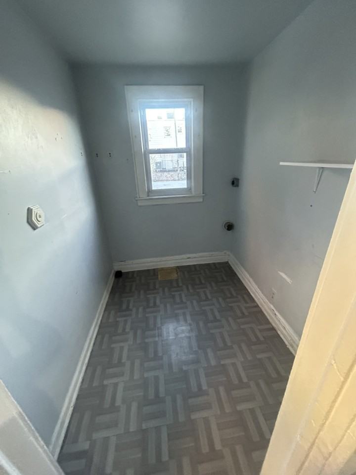 182 Walnut St - Photo 7 of 11