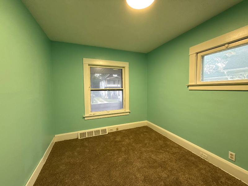 4111 E 59th St #2 - Photo 3 of 9