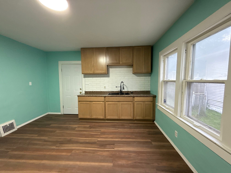 4111 E 59th St #2 - Photo 5 of 9