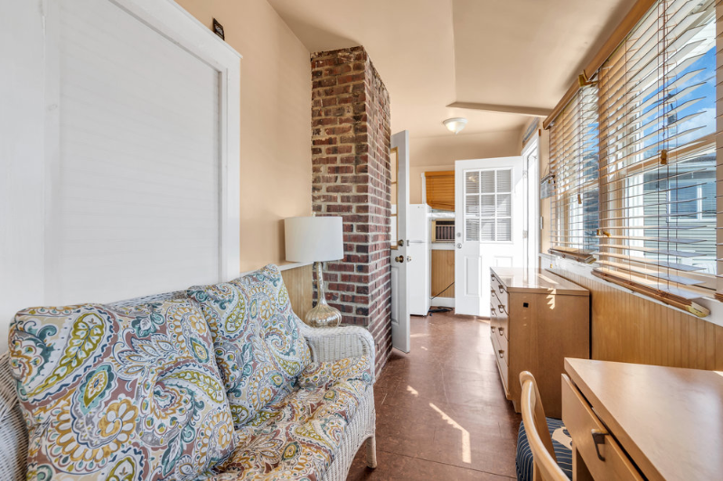 108 Ocean Ave - Photo 5 of 15