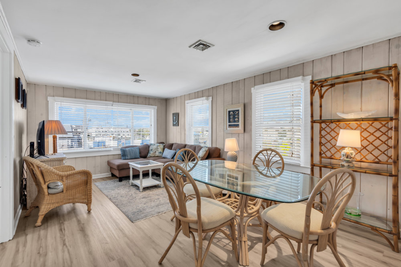 108 Ocean Ave - Photo 6 of 15