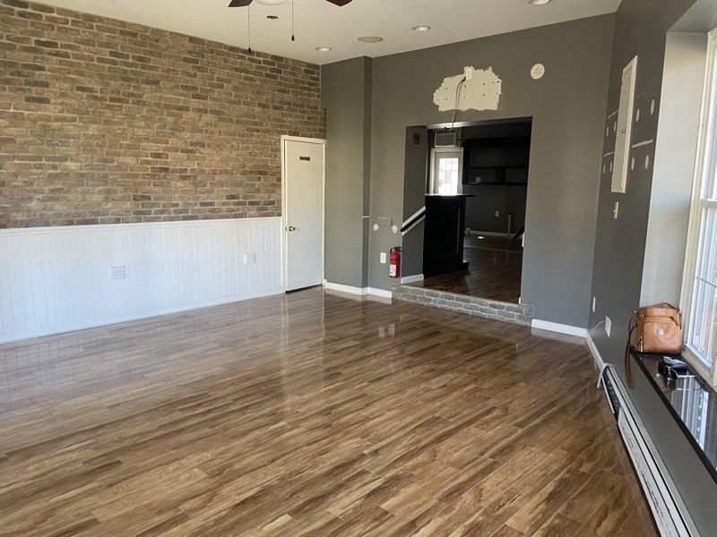 101 S Morton Ave #101 - Photo 2 of 8