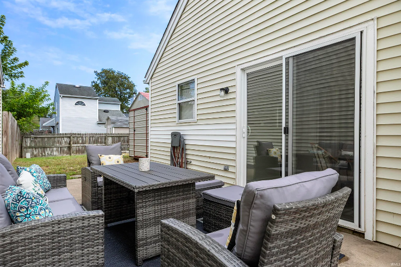 5928 Crossfield Dr - Photo 4 of 15