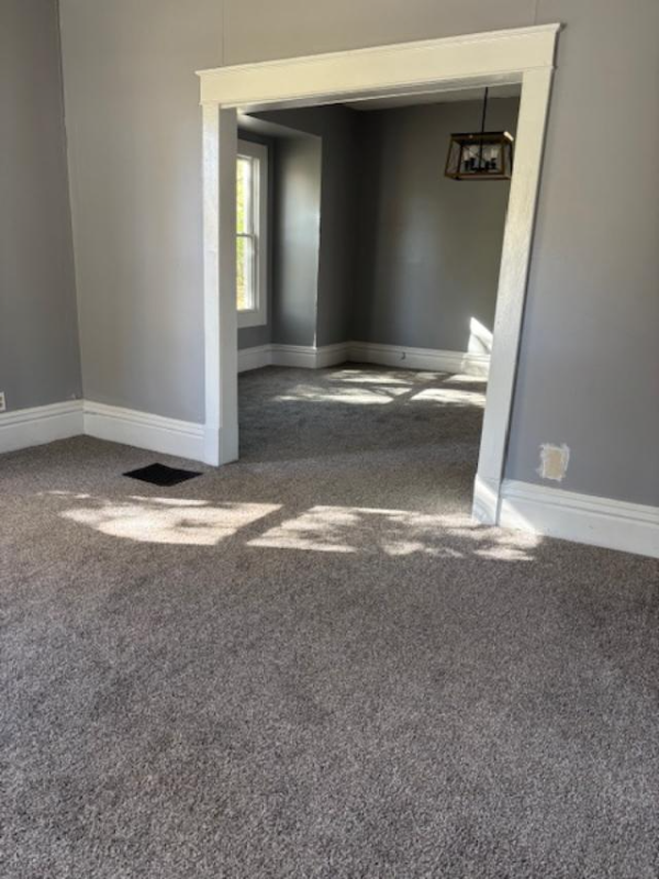 1935 Southwest Lincoln Street - Photo 2 of 10