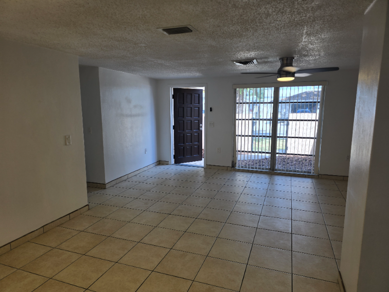 6900 Amarillo St - Photo 4 of 20