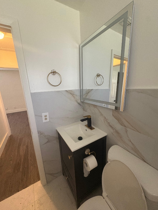 1631 Nw 114th St - Photo 3 of 5