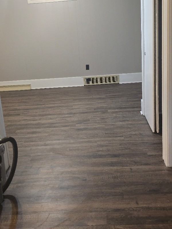 2543 Mahoning Rd Ne - Photo 2 of 15