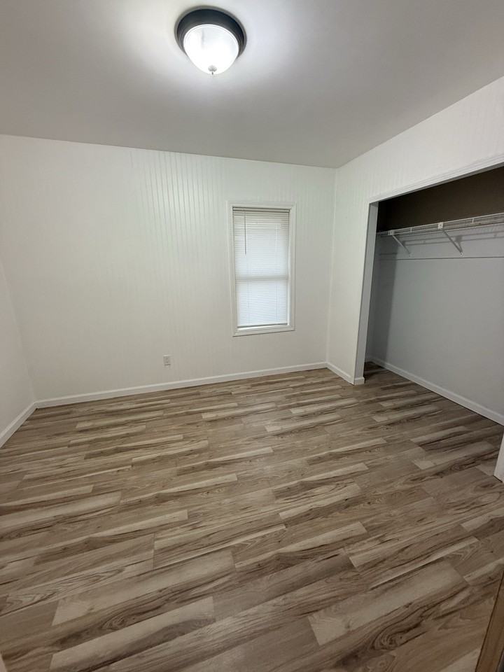 889 Commonwealth St - Photo 2 of 5