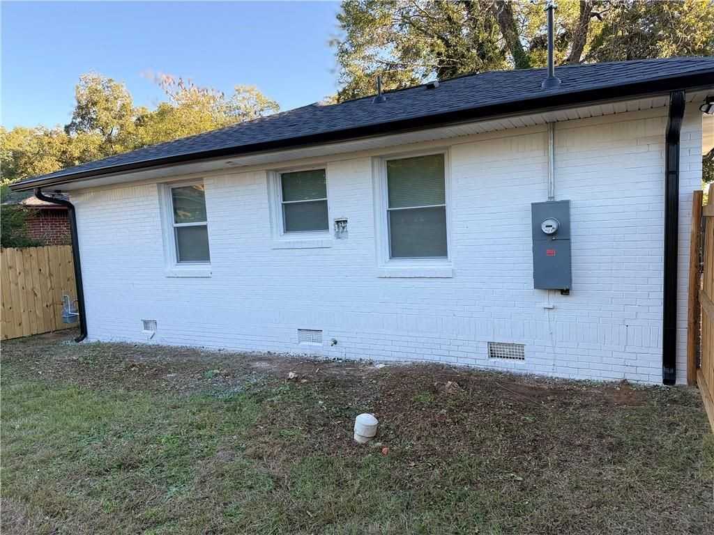 5136 Jones Rd - Photo 3 of 14