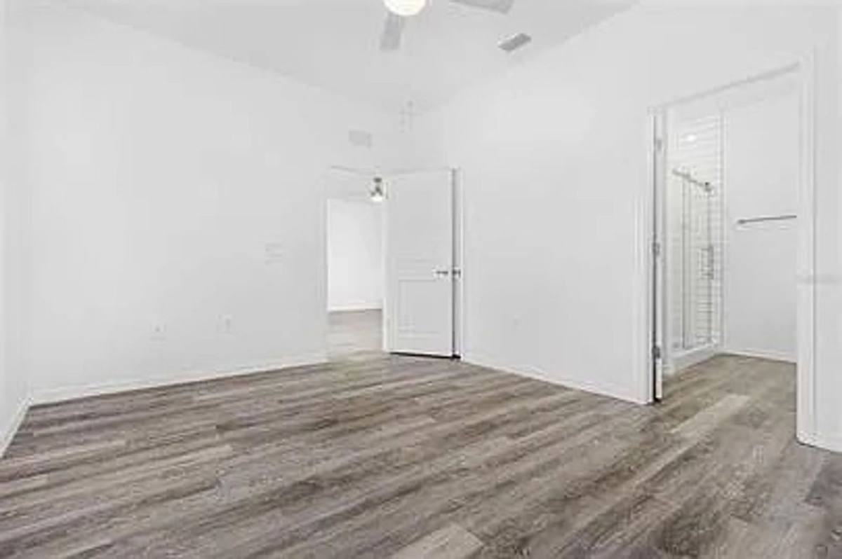 617 Se 9th St - Photo 7 of 10