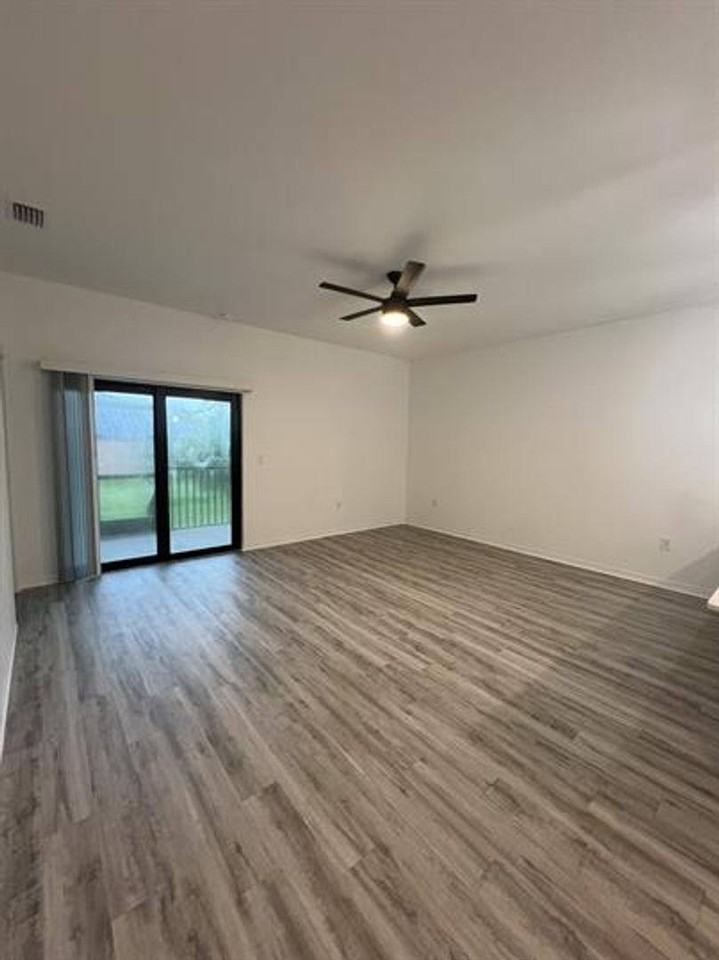 4214 Santa Barbara Boulevard - Photo 7 of 10