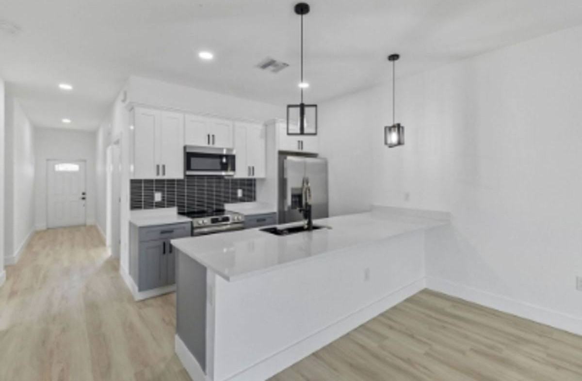 8249 Dimstead St - Photo 6 of 10