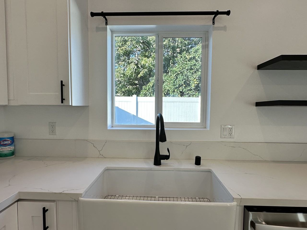 3617 West Victory Boulevard - Photo 6 of 34