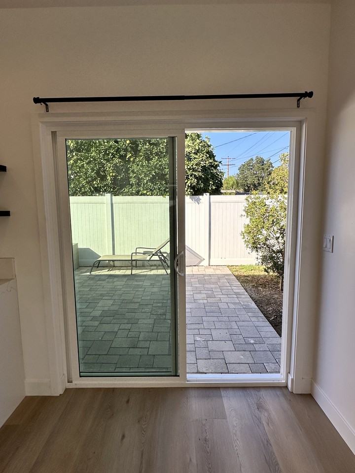 3617 West Victory Boulevard - Photo 7 of 34