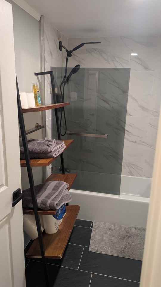 3990 Centre Street - Photo 4 of 21