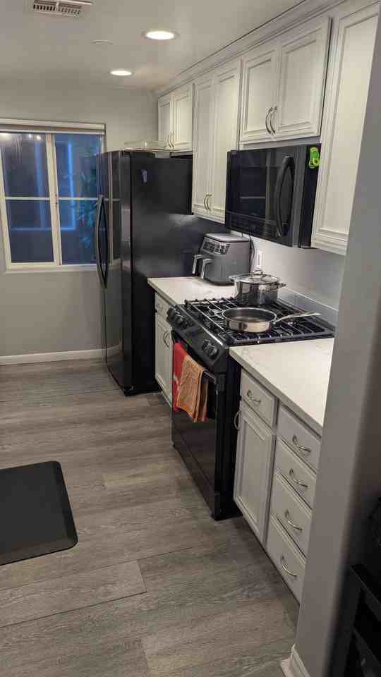 3990 Centre Street - Photo 7 of 21